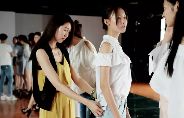 艺考生录取后，还在纠结于上大学要不要迁户口吗？这篇资料看完你就懂了！